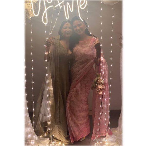 Lara Dutta arrives along with husband Mahesh Bhupathi to wish Alanna