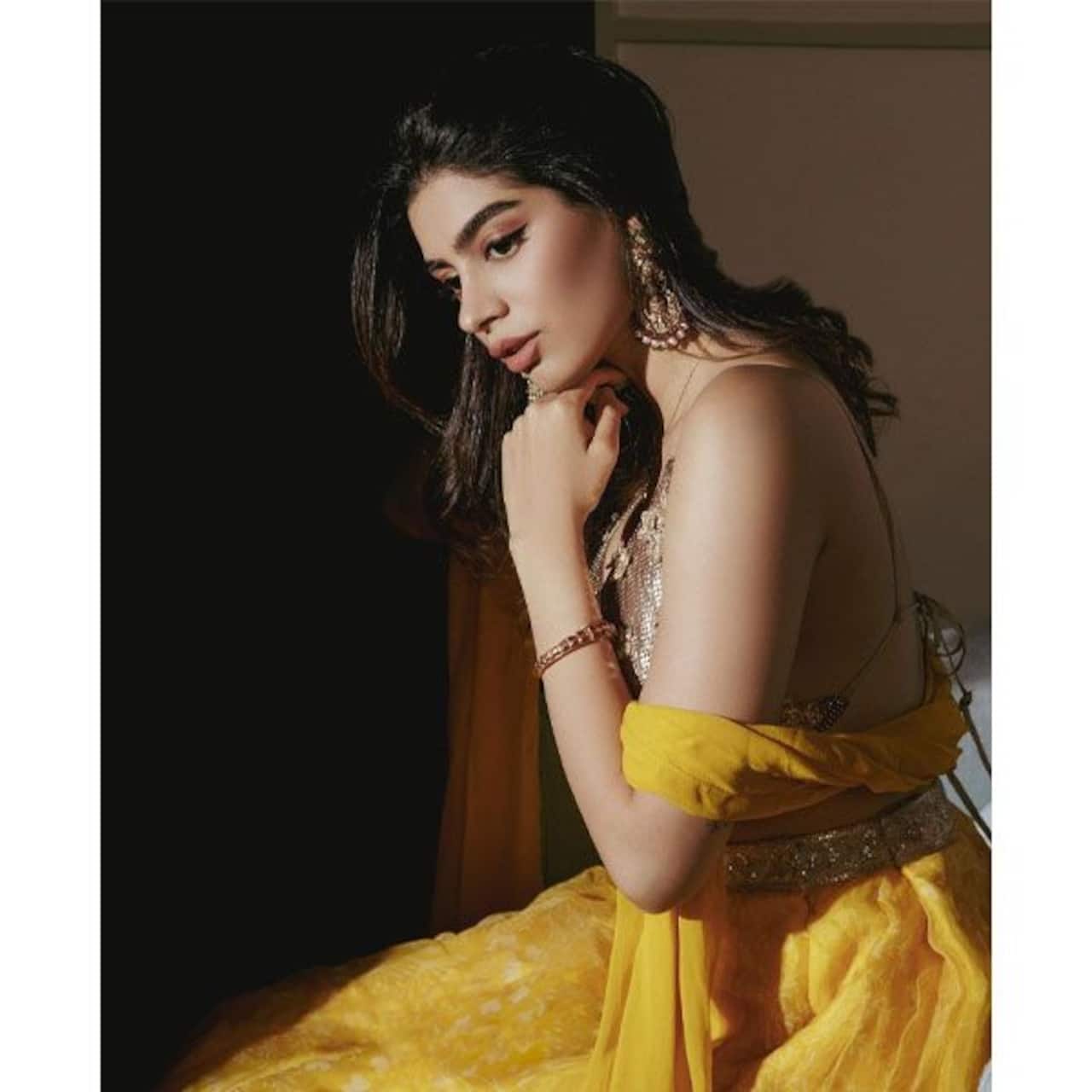 Khushi Kapoor's sultry photoshoot in a mustard-coloured lehenga proves ...