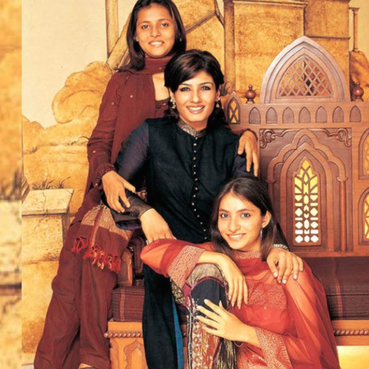 Raveena Tandon had adopted two daughters At the age of 21, Kept the secret  for Several years: 21 साल की उम्र में Raveena Tandon ने दो बेटियों को लिया  था गोद, सालों