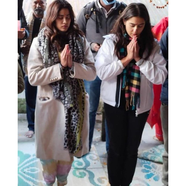 Janhvi Kapoor and Sara Ali Khan in Kedarnath