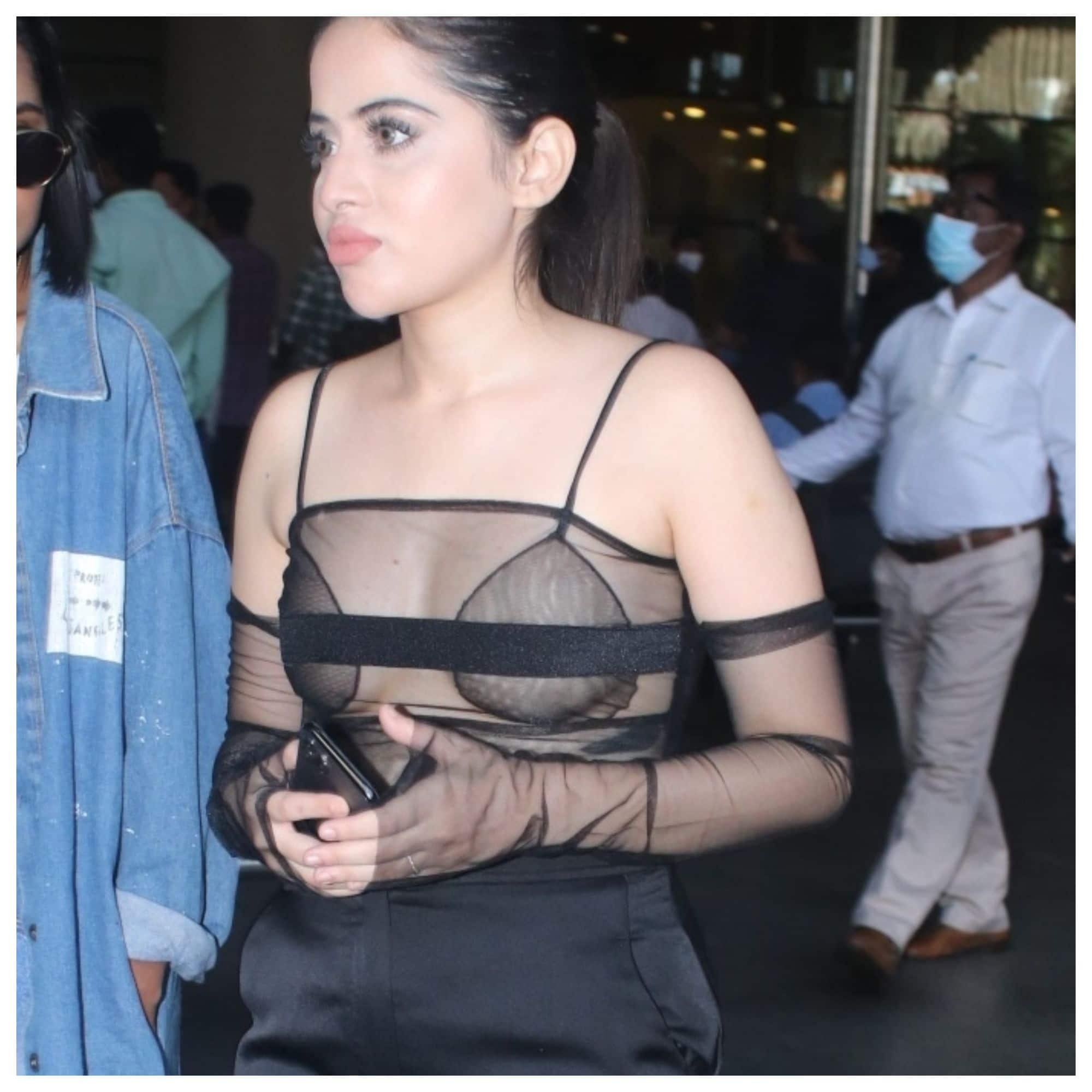 Urfi Javed को फैंस कर रहे हैं ट्रोल