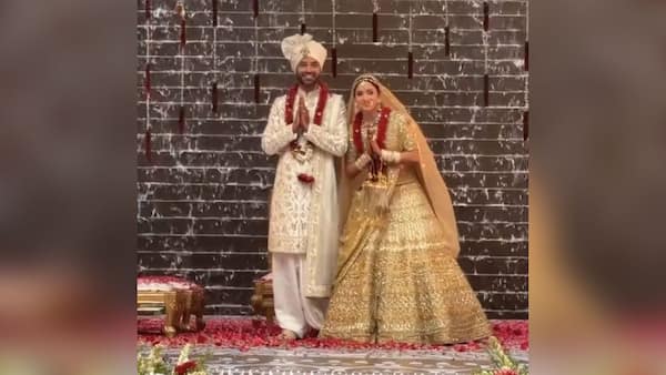 Ankita Lokhande and Vicky Jain Wedding First Photo Out Now: पति-पत्नी बने Ankita  Lokhande और Vicky Jain, फर्स्ट फोटो हुई लीक