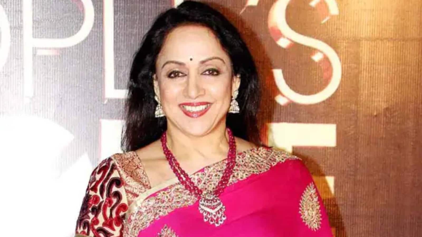 Hema Malini strongly reacts to a minister comparing smooth roads to her  cheeks