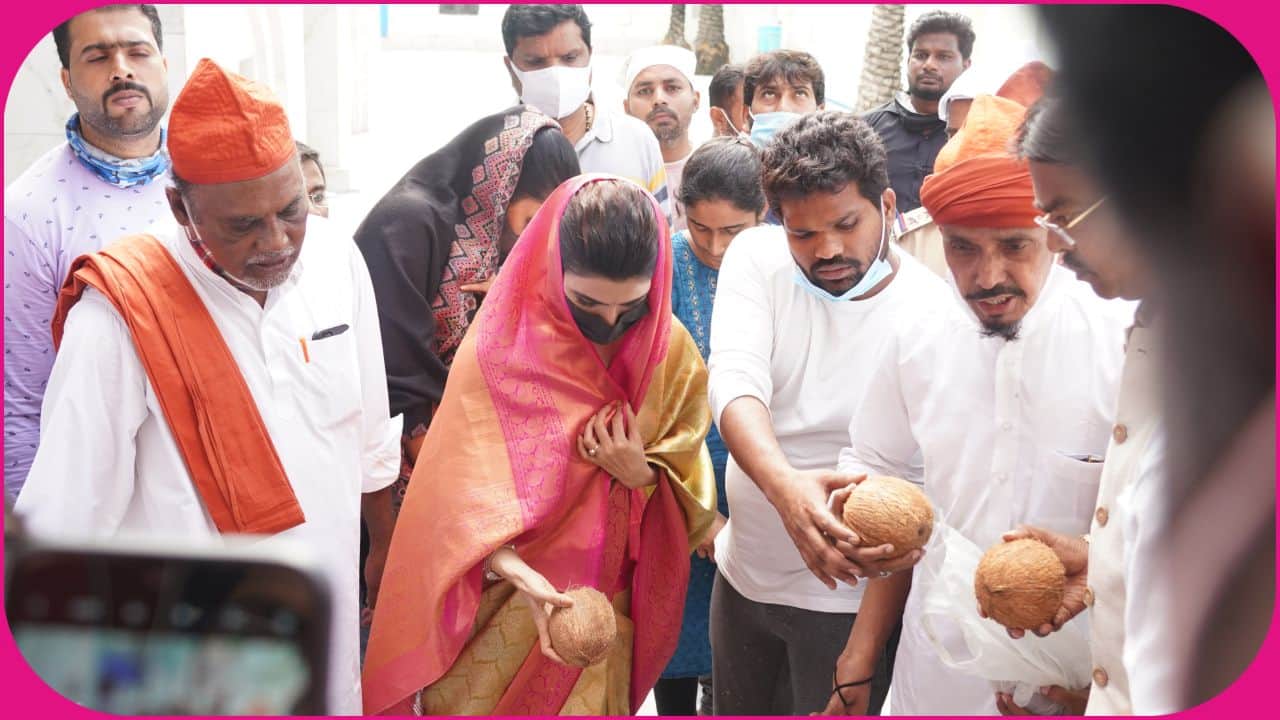 अमीन पीर दरगाह पहुंची Samantha Ruth Prabhu