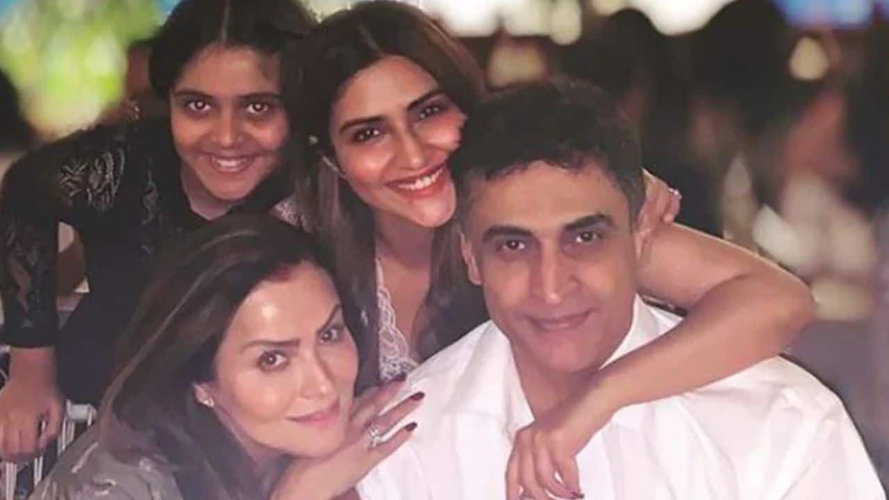 प्रनूतन बहल (Pranutan Bahl)