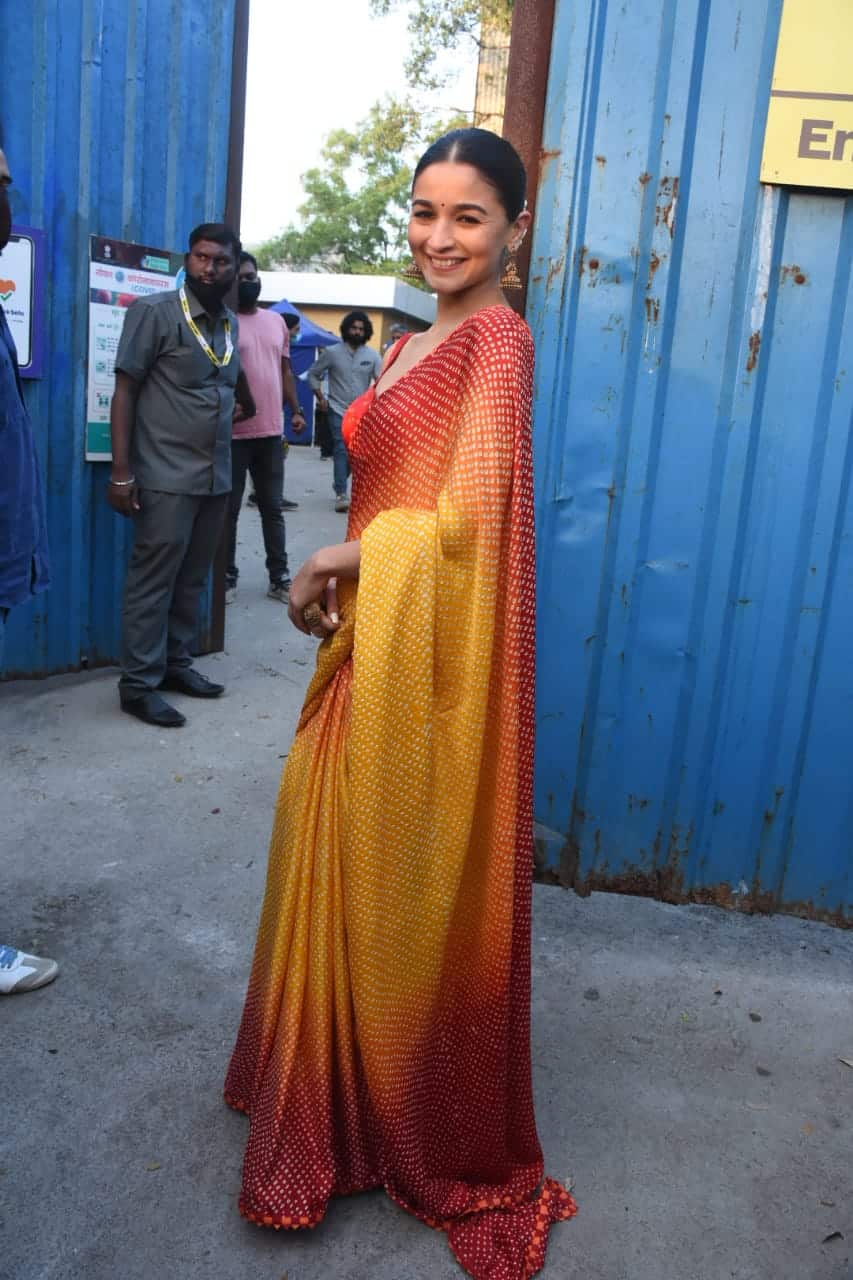Hello! Ms Sushine | RRR promotions: Alia Bhatt&#39;s radiant glow in the yellow  saree is unmissable- view pics Photogallery at BollywoodLife.com