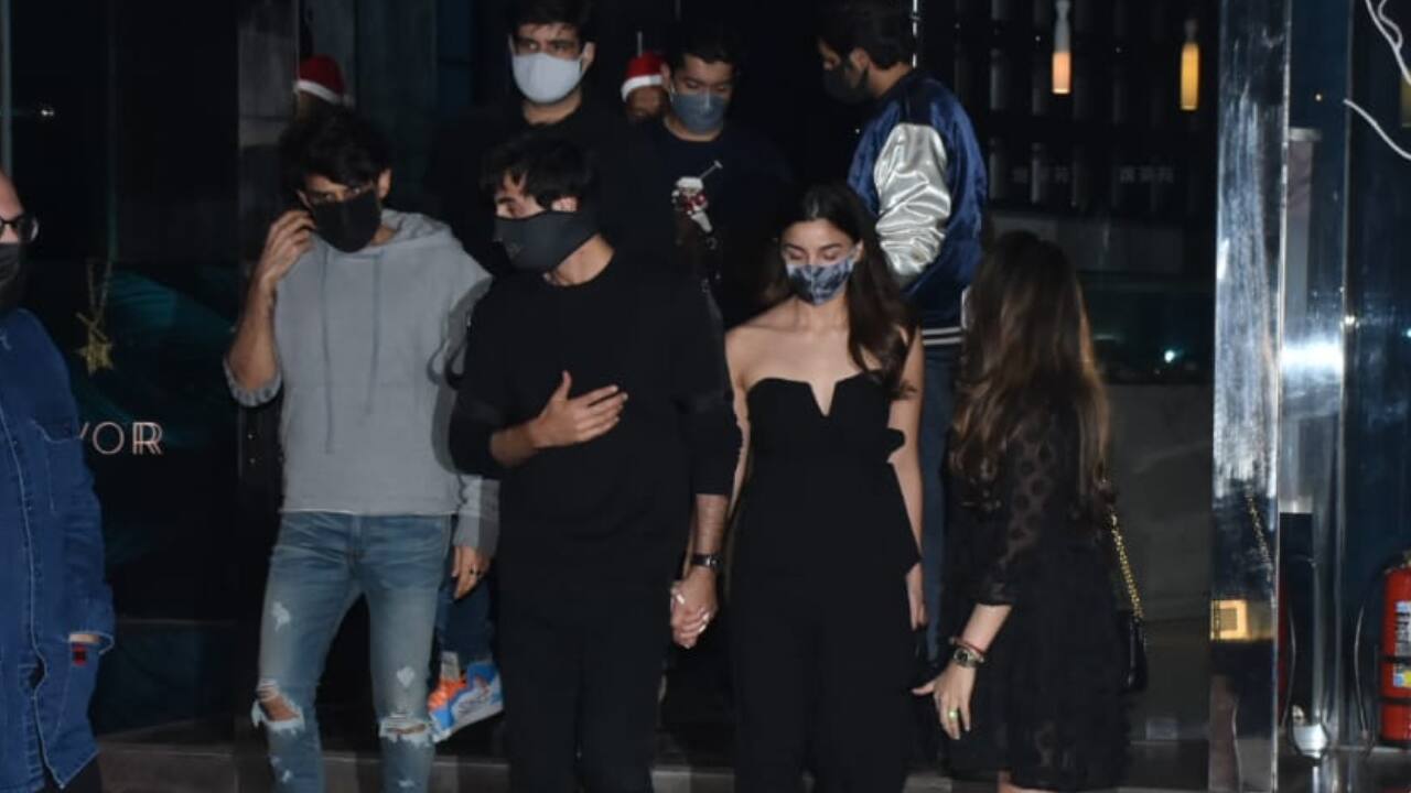 Katrina Wrapped In Vicky's Arms To Rhea's Lip-lock With Karan, B-town ...