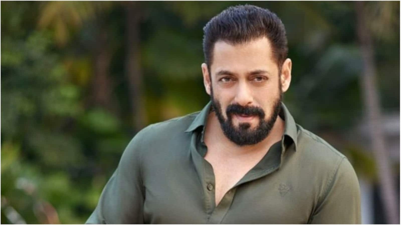 Salman Khan gets bitten by a snake at his Panvel farmhouse; gets discharged from the hospital