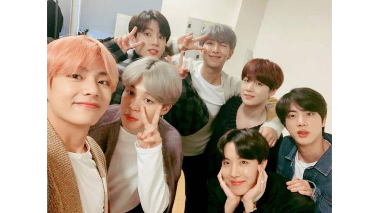 BTS dishing out aesthetically pleasing selca