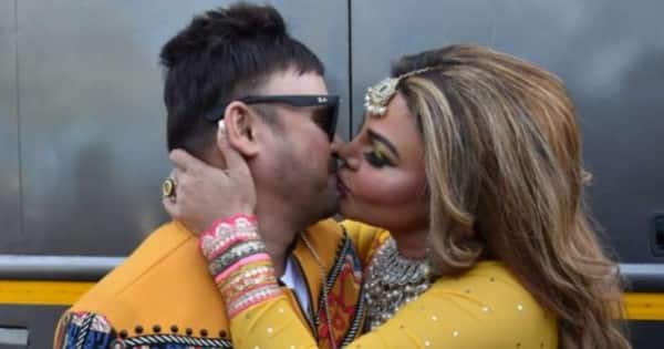 BB 15: Rakhi ORDERS husband Ritesh to kiss her in public; netizens say ‘Band karo ye gandi harqatein’
