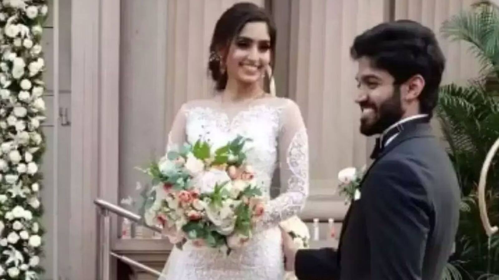 Thalapathy Vijay's Bigil costar Reba Monica John ties the knot in ...