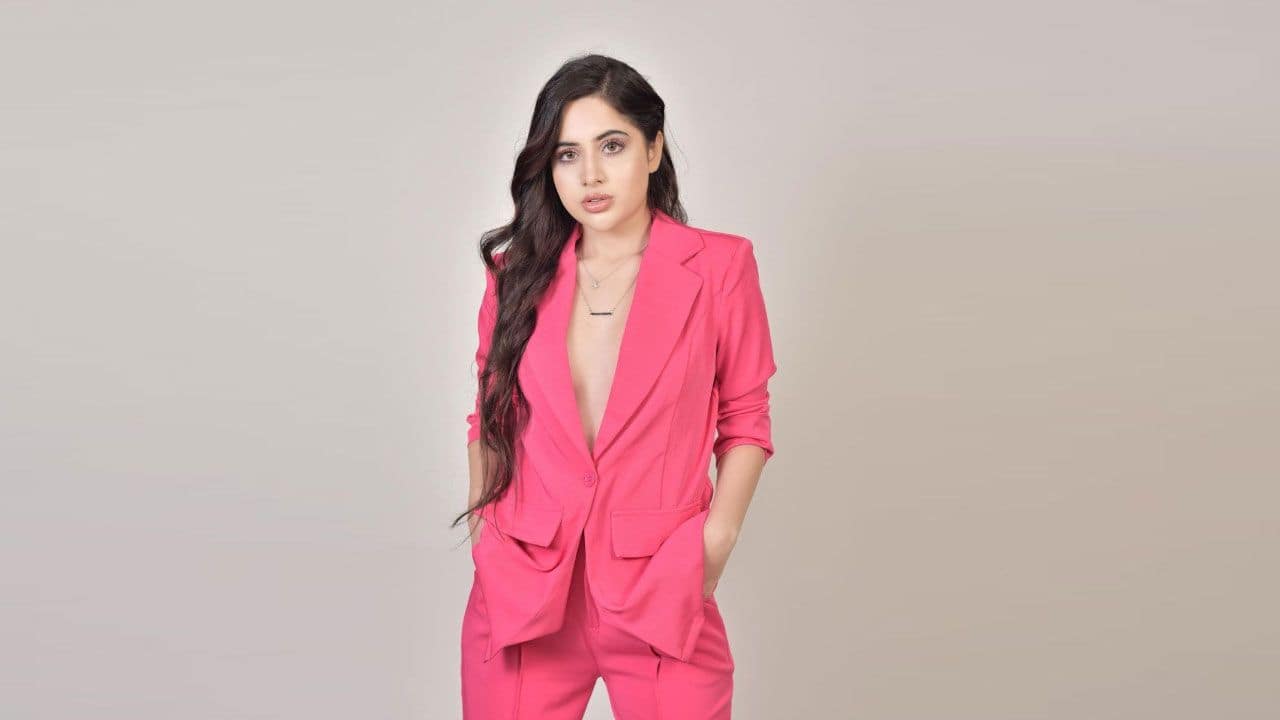 Urfi Javed के बोल्ड अवतार ने उड़ाई फैंस की नींद