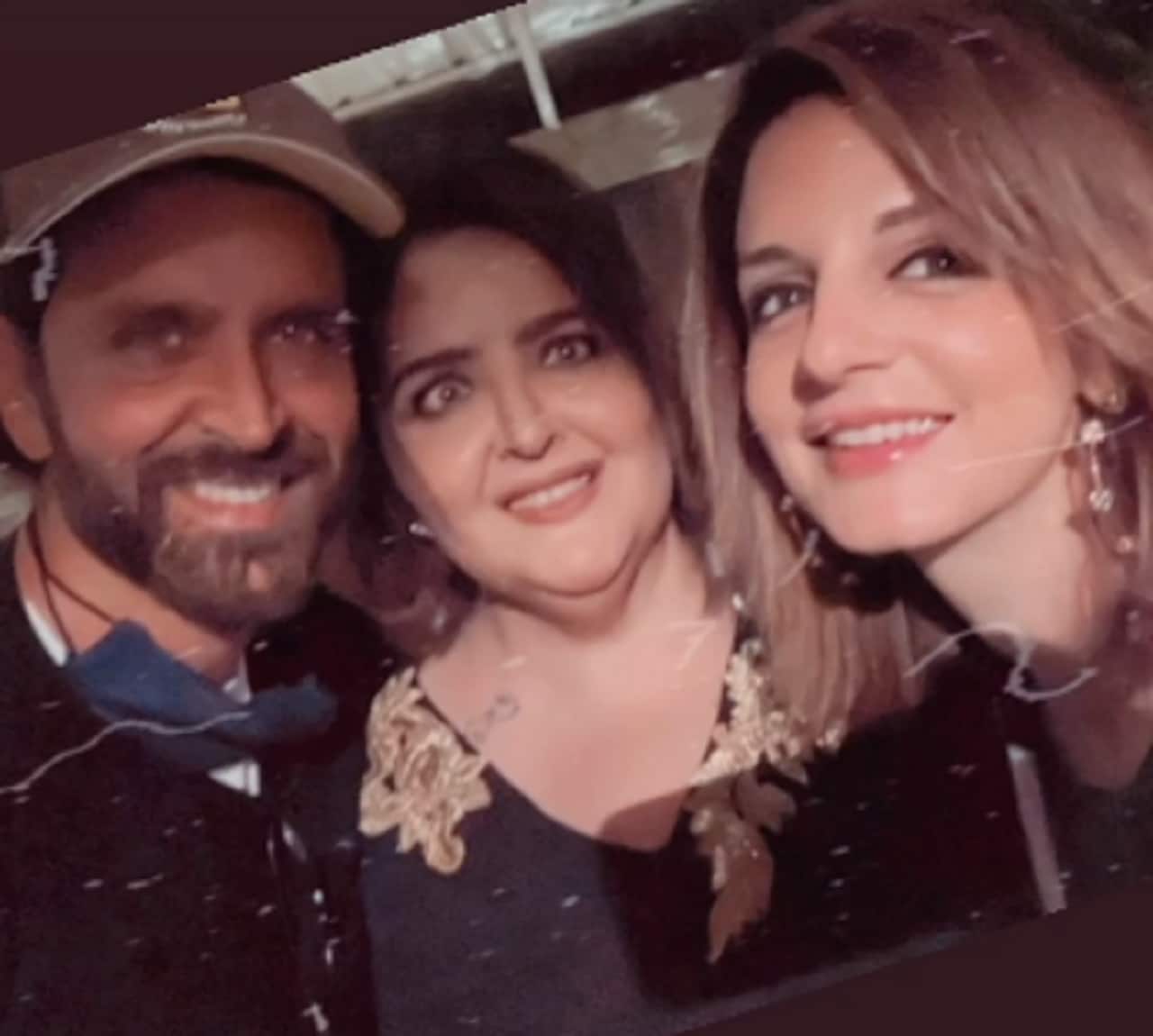 Hrithik Roshan clicked along with Sussanne and sister Sunaina for her birthday bash