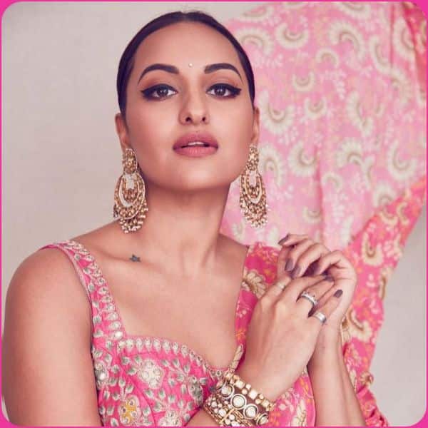 सोनाक्षी सिन्हा (Sonakshi Sinha) सोनाक्षी सिन्हा (Sonakshi Sinha)