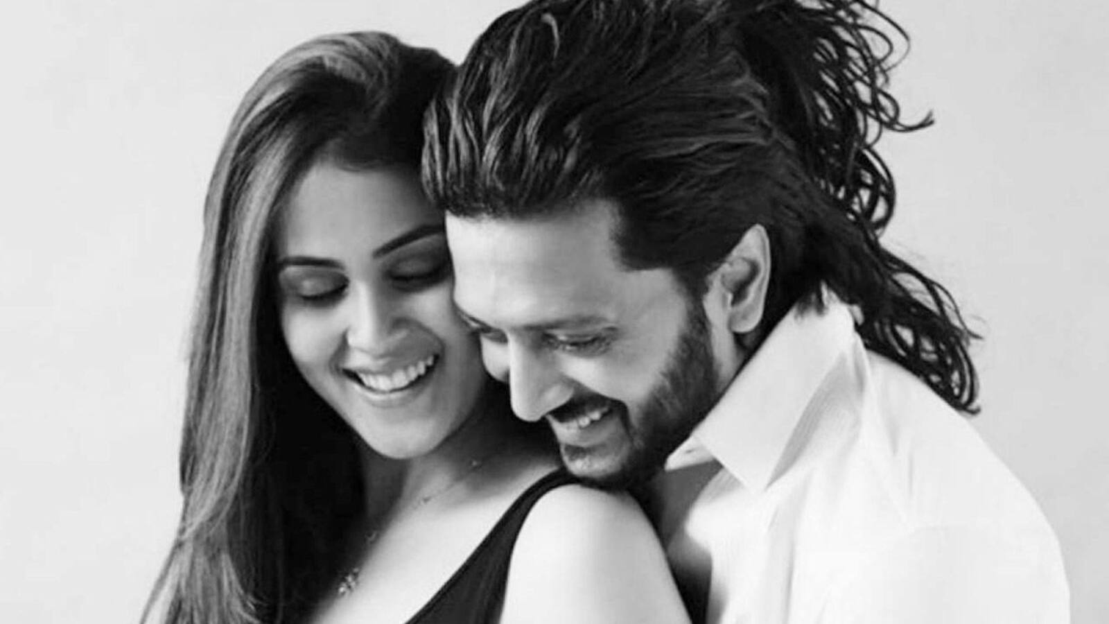 Riteish Deshmukh Genelia Dsouza Love Story 16 साल की जेनेलिया पर दिल हार बैठे थे रितेश 9 साल