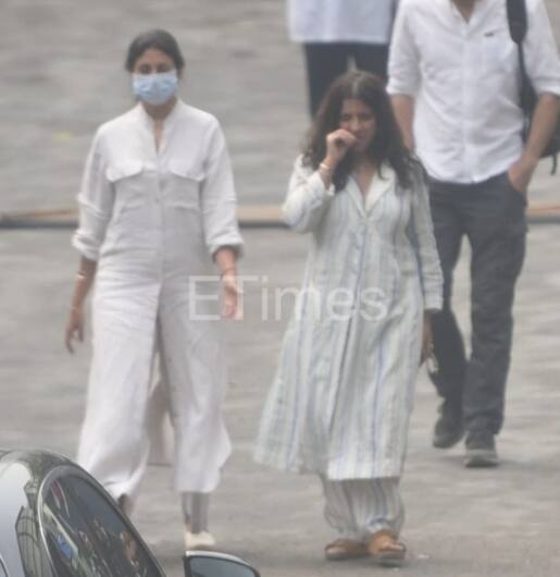 Zoya Akhtar and Shweta Bachchan on the sets of The Archies