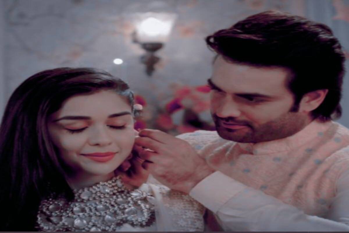 Sirf Tum: Do you feel that Vivian Dsena - Eisha Singh's romantic show needs  one more female lead to spice things up? Vote Now