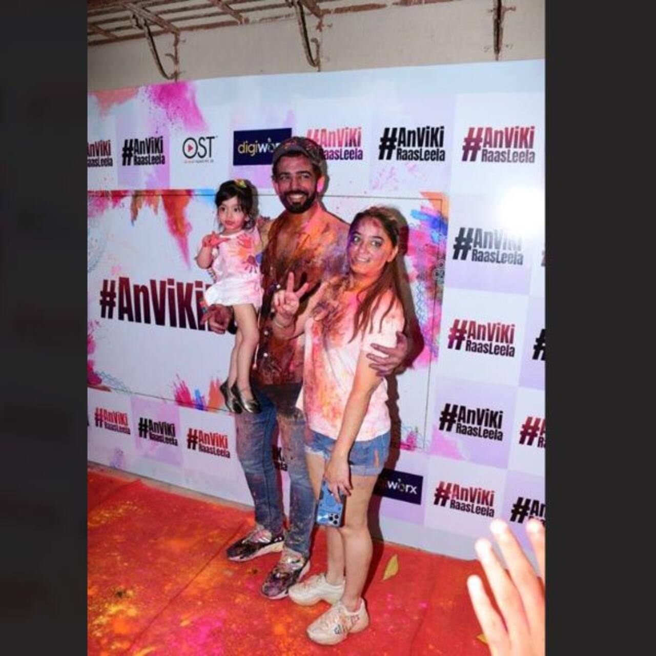 Jay Bhanushali ने पत्नी Mahhi Vij के साथ जमाया रंग