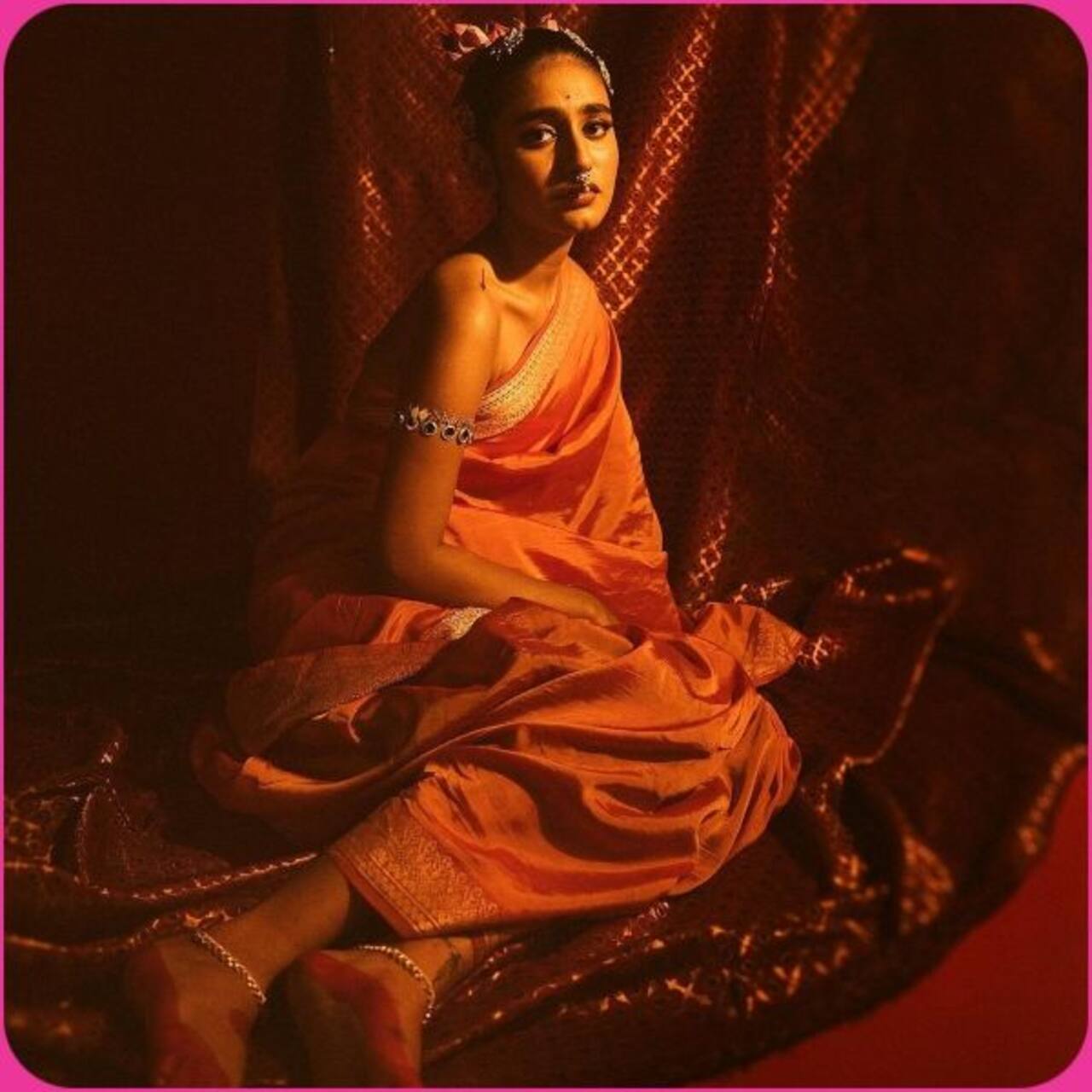 गुमसुम सी दिखीं Priya Prakash Varrier