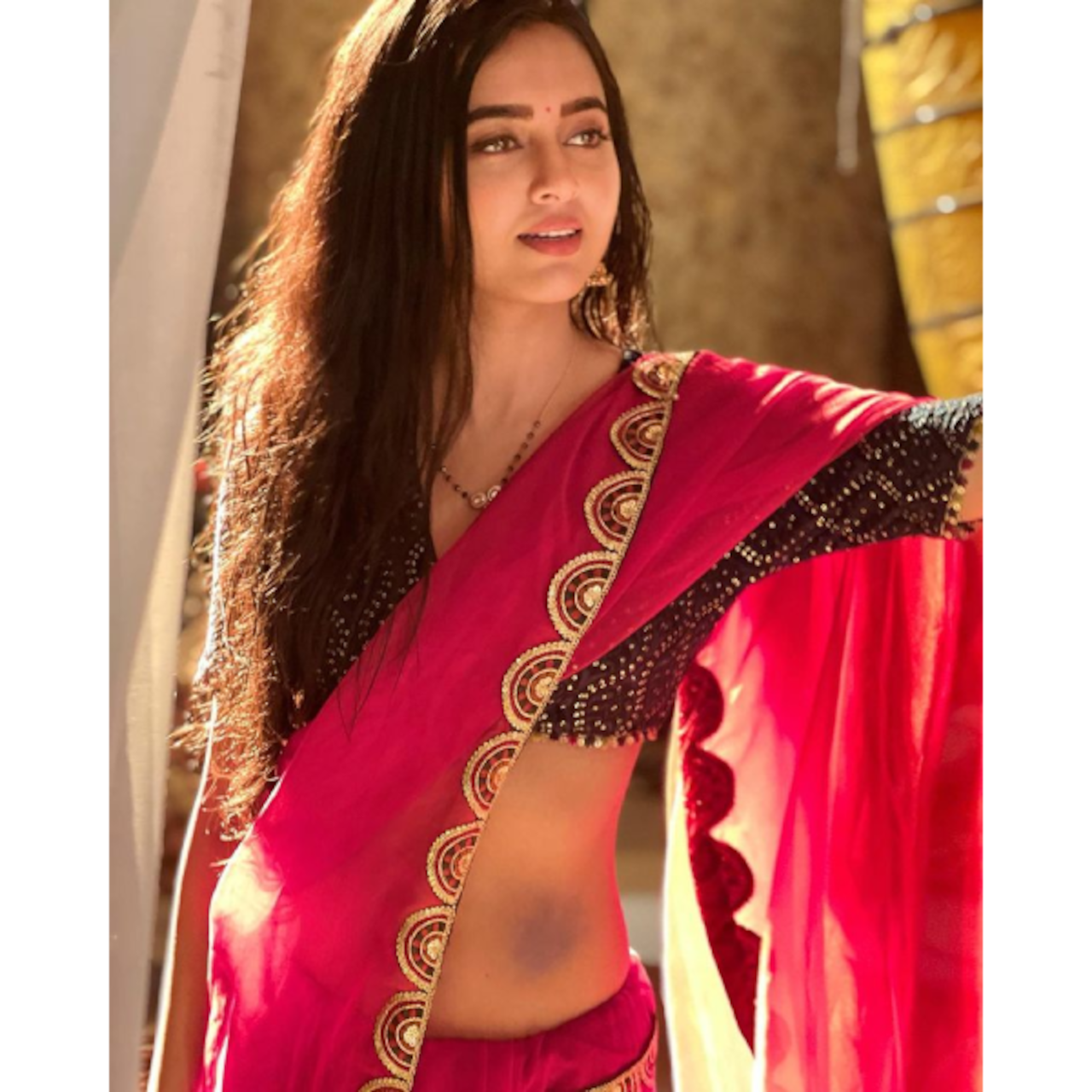 Naagin 6 Tejasswi Prakash Flaunts Her Sultry Side In Low Waist Saree Bf Karan Kundrra Is Dead 2610