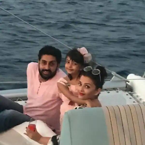 Aishwarya and Aaradhya look gorgeous in this picture