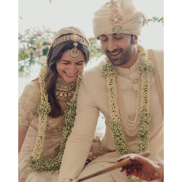 Alia Bhatt Shares NEW PICS From Her Wedding With Ranbir Kapoor; The ...