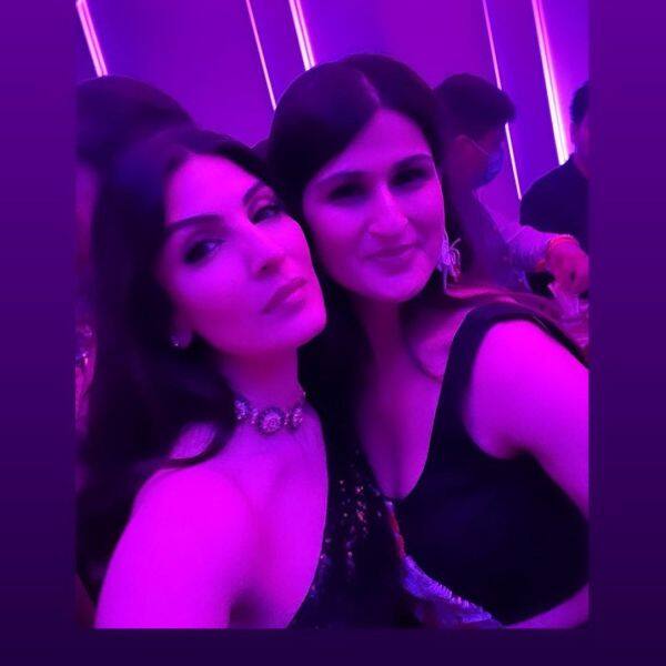 Riddhima Kapoor Sahni pose with her friend
