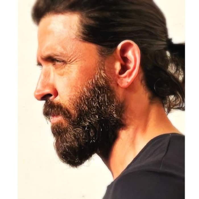 Hrithik Roshan announces Vedha to the world