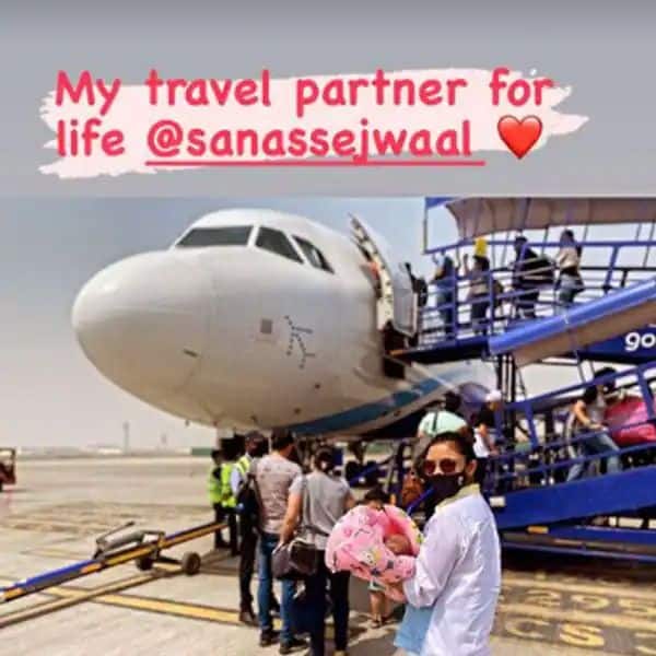 Pooja Banerjee's daughter Sana took her first flight