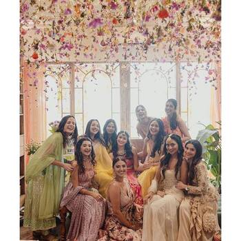 Alia Bhatt & Ranbir Kapoor paint a pretty pink picture for the Mehendi  ceremony in designer ensembles