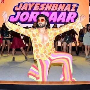 Jayeshbhai Jordaar Box Office Collection Day 1: फुर्र हुआ रणवीर सिंह का क्रेज, फिल्म ने पहले दिन ही टेके सिनेमाहॉल्स में घुटने
