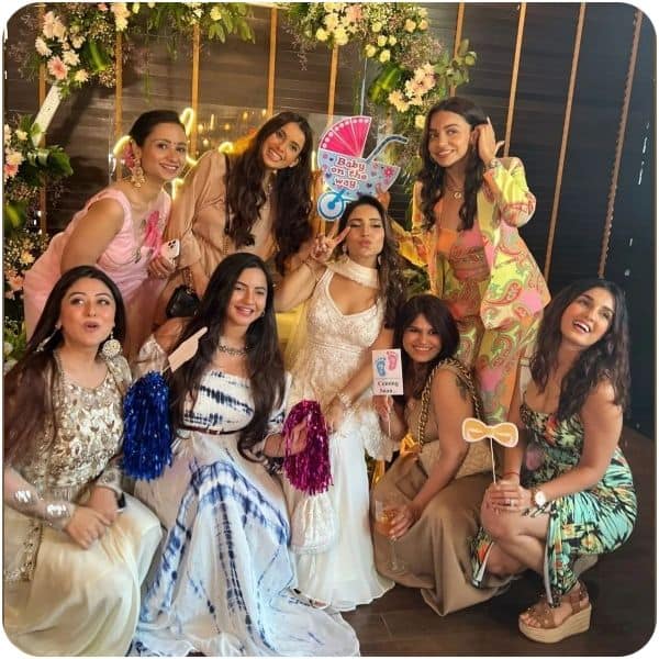 Vinny Arora posed with her girls!