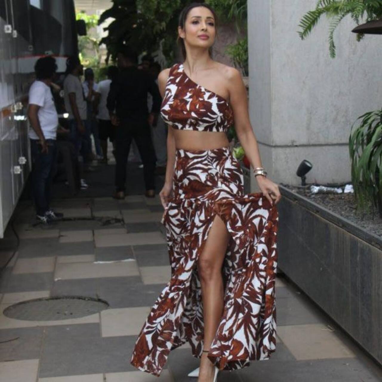 Malaika Arora once again turns up the heat in her latest thigh-high ...