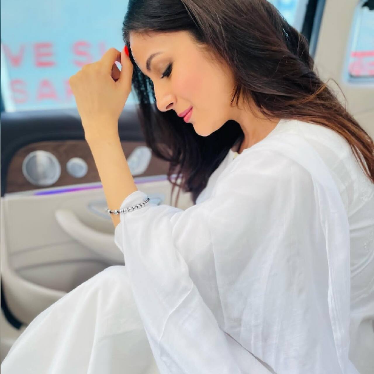 Shehnaaz Gill looking gorgeous in white