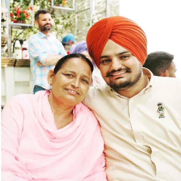 Sidhu Moose Wala with his mother