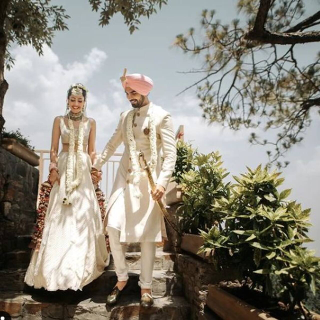 इस जगह करण वी ग्रोवर (Karan V Grover) ने रचाई शादी