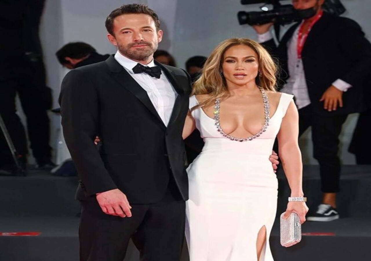 Jennifer Lopez & Ben Affleck Dance At Super Bowl 2022 – Hollywood Life