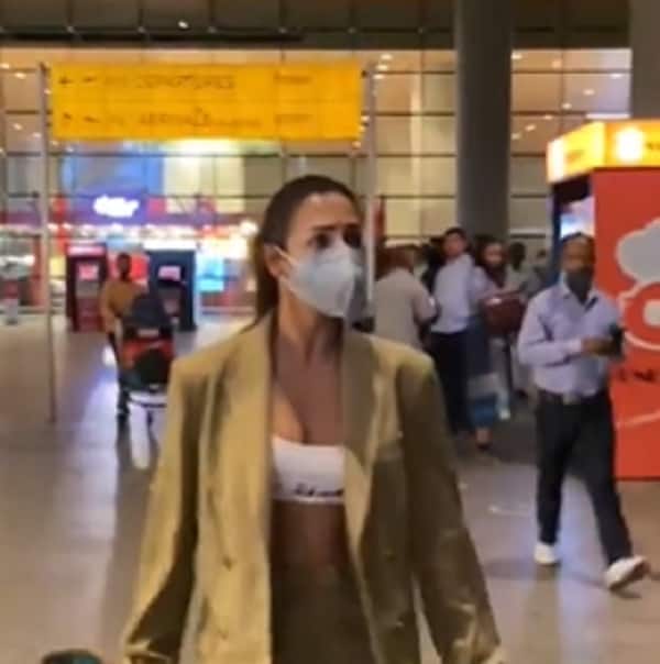 Malaika Arora even trolled for wearing an open jacket over a tube top