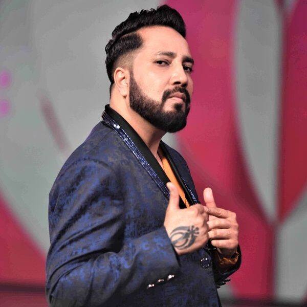 Mika Singh takes a sly dig at Badshah after rapper gets accused of buying  online views: 'Mere bhi record hote