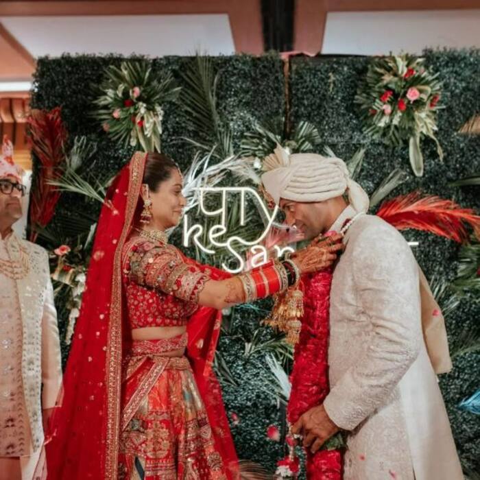 पायल ने पहनाई संग्राम को वरमाला