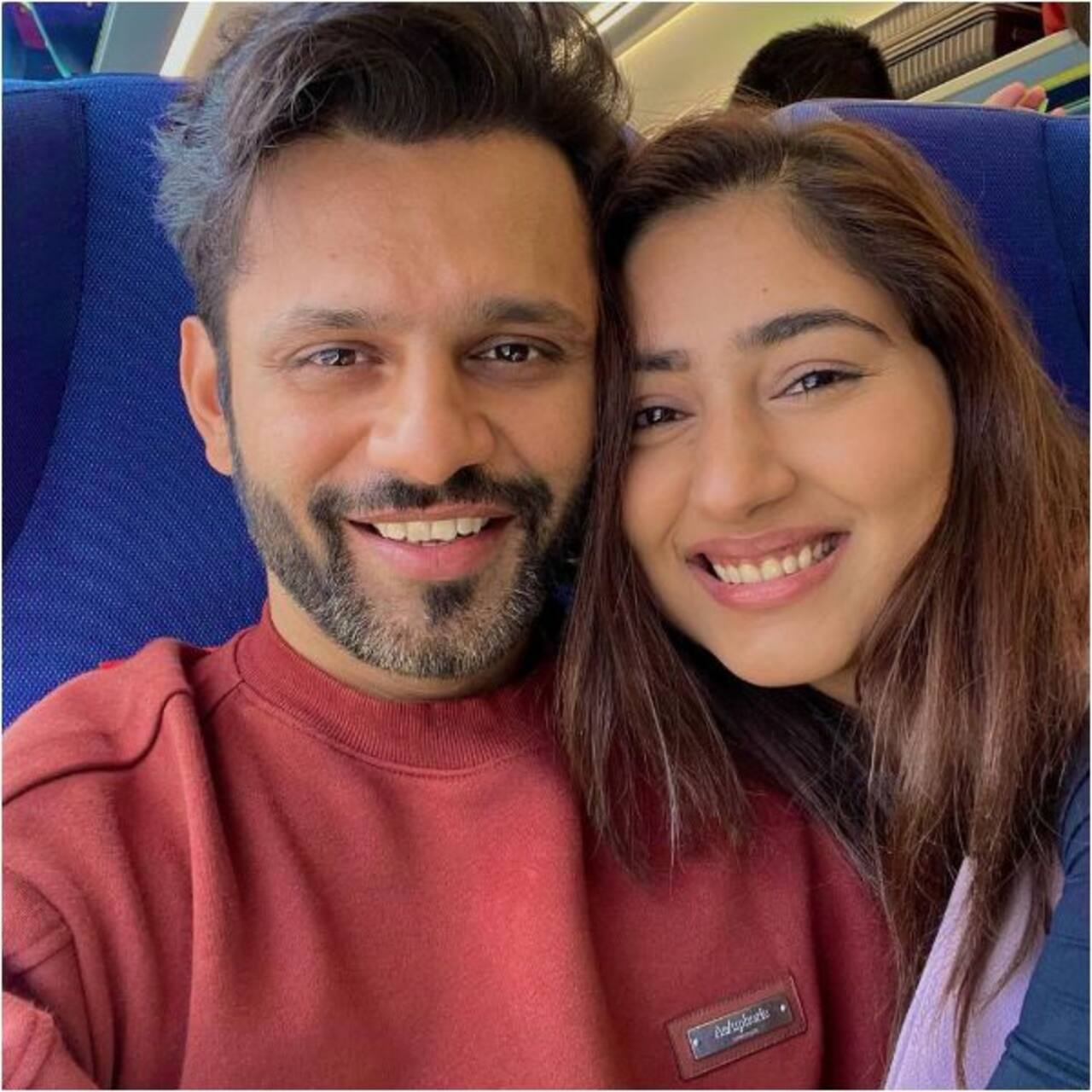 Rahul Vaidya kisses Disha Parmar on their 1st wedding anniversary ...