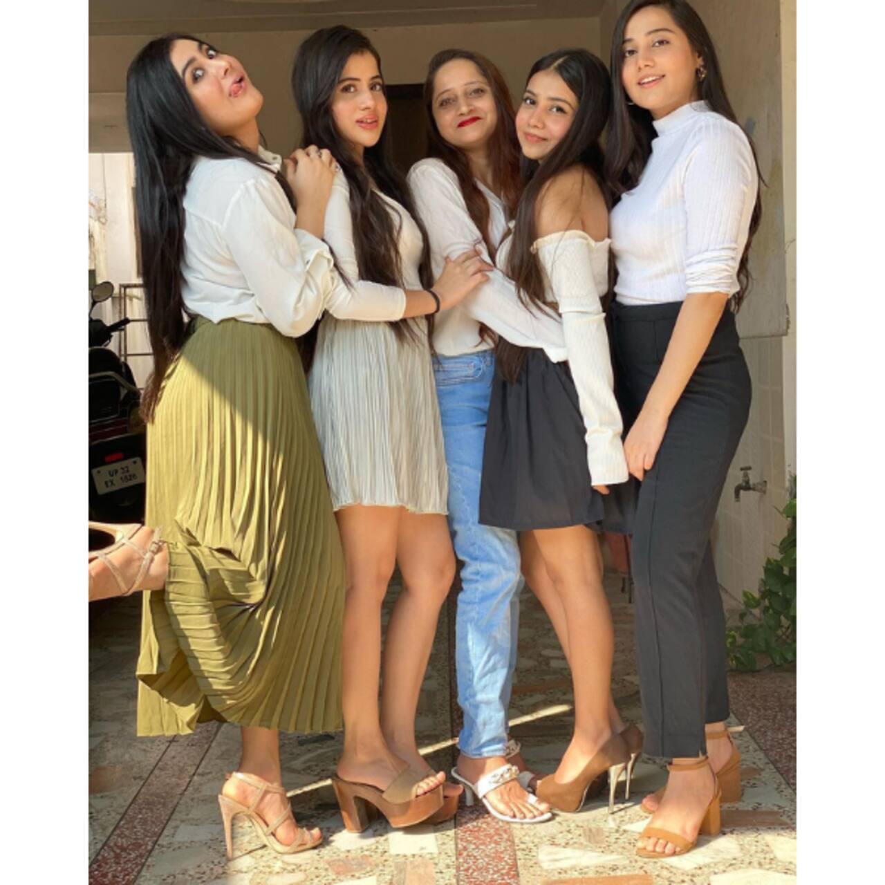Urfi Javed's family is squad goals; check out her cool mom, sisters and