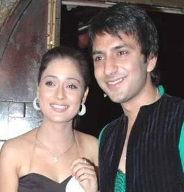 Sara Khan and Ali Merchant who got married in Bigg Bods house ended their relationship soon
