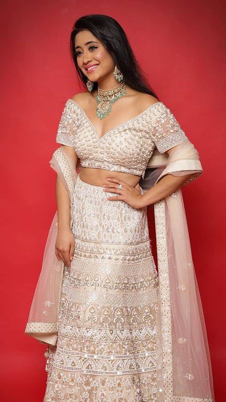 Shivangi Joshi's Alluring Blouse Designs Are Perfect For Bridesmaid
