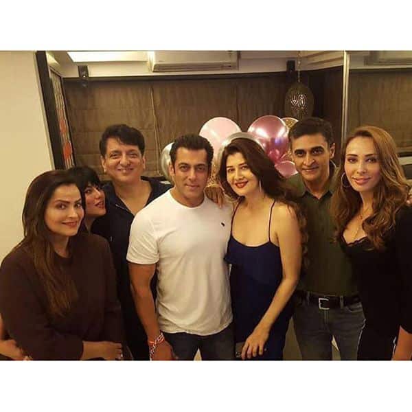 Salman Khan loves spending time with his buddies