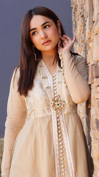 Yumna Zaidi, Hania Aamir and more Top 10 most beautiful Pakistani actresses