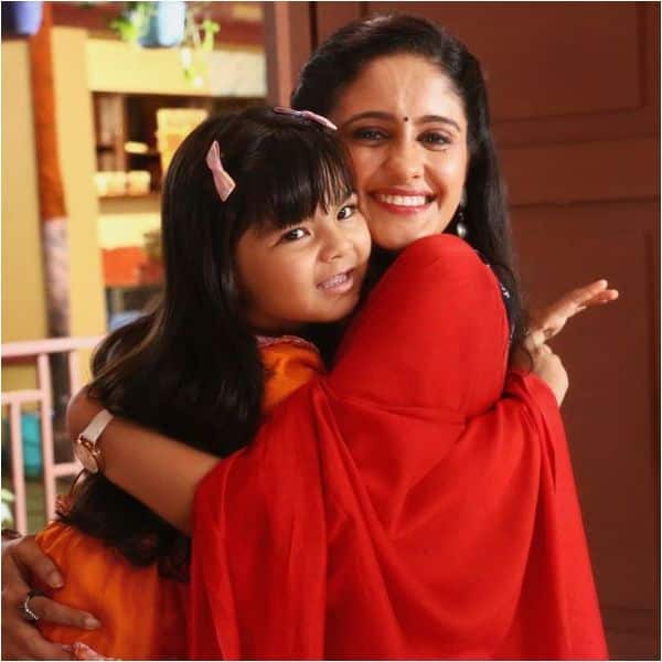 Ayesha Singh welcomes her new little co-star Aria Sakaria