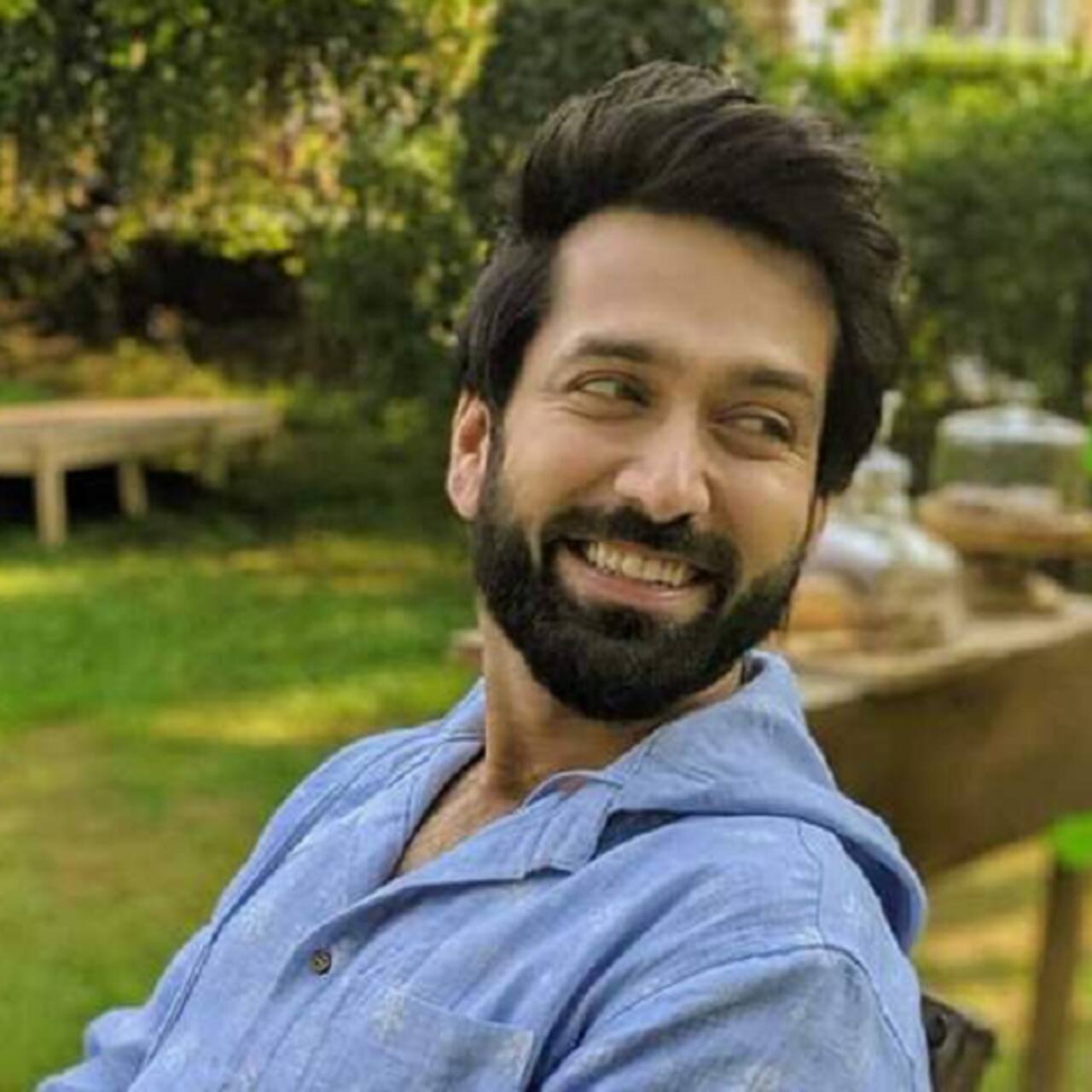 Bade Achhe Lagte Hain 2 star Nakuul Mehta asks Pakistanis to not break TV screens after losing against India; don't miss their reactions