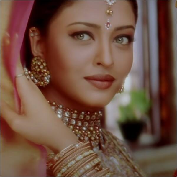 Aishwarya Rai Bachchan as Nandini in Hum Dil De Chuke Sanam