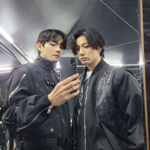 BTS members V and RM love clicking 'mirror selfies', ARMY, come